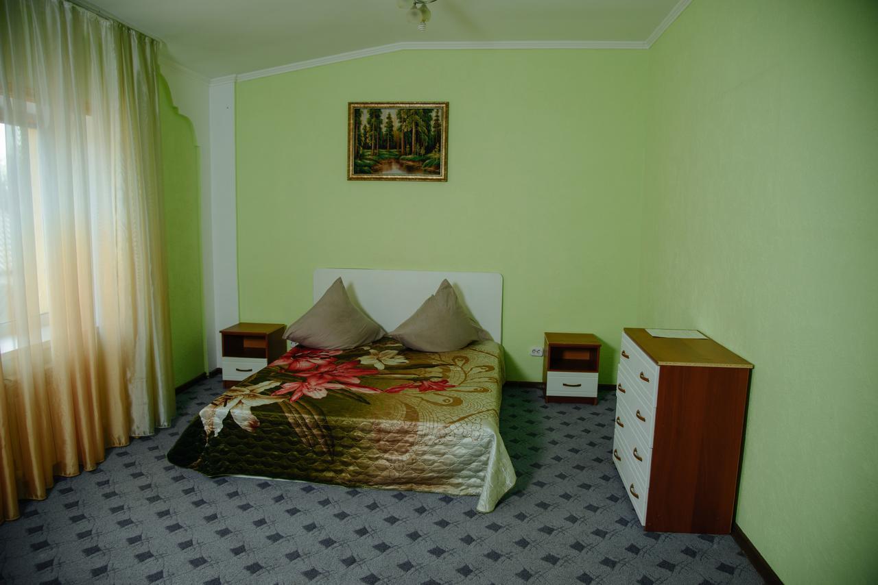 Hostel Wigwam Uralsk Eksteriør billede